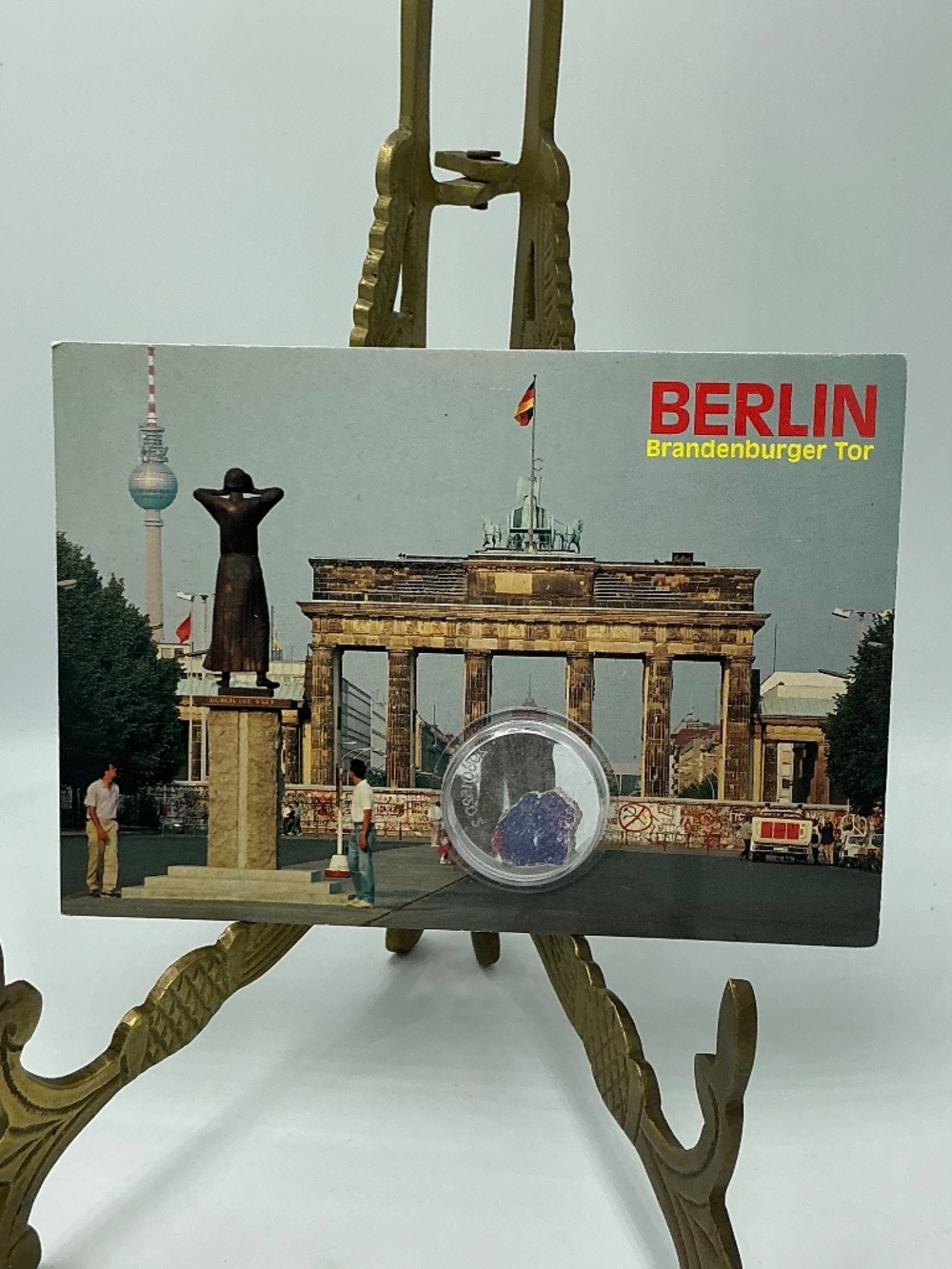 Authentic Berlin Wall Piece Souvenir Postcard Brandenburg Gate 1988 Photo